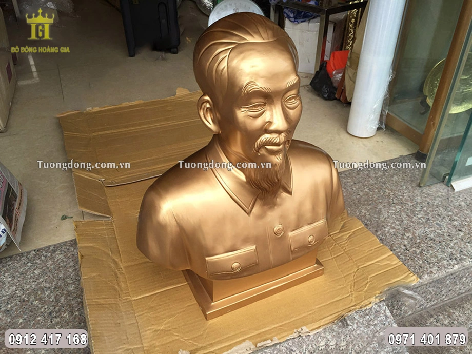 Từng đường nét được chạm khắc sắc nét